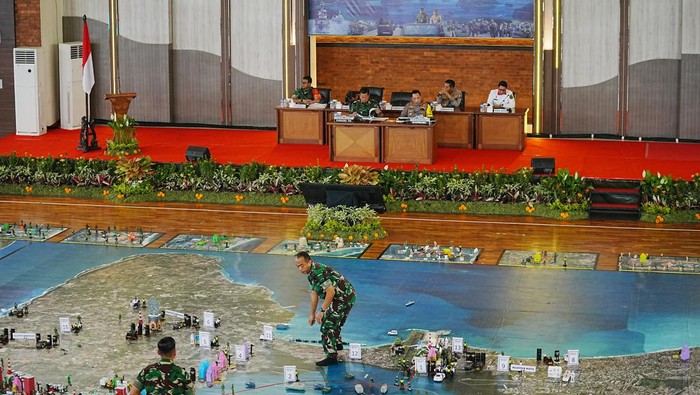TFG Gabungan TNI-Polri, Kapolri Pastikan Pengamanan KTT AIS Maksimal TFG Gabungan TNI-Polri, Kapolri Pastikan Pengamanan KTT AIS Maksimal