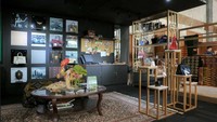 Di ajang pameran bergengsi ini, pelanggan juga diberikan kesempatan untuk merancang tas Ende sesuai dengan selera yang mereka inginkan sendiri. Konsep booth kustomisasi ini memungkinkan para pelanggan untuk menggambarkan identitas unik mereka melalui tas-tas yang dirancang secara pribadi.