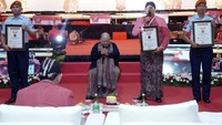 Rekor yang diberikan adalah Donor Darah Serentak oleh Pendonor Terbanyak, Khitanan Massal Serentak kepada Anak Terbanyak, Operasi Katarak Serentak kepada Peserta Terbanyak, Pengobatan Umum Serentak kepada Pasien Terbanyak, Pemeriksaan Gigi Serentak di Lokasi Terbanyak, Senam Kesegaran Jasmani 88 Serentak oleh Personel Terbanyak, Fly Pass oleh Pesawat Udara Terbanyak, Kolone Senjata oleh Prajurit Terbanyak dalam Satu Kali Pementasan, Gelar Alutsista Trimatra Terbanyak, Angkatan Bersenjata Penyelenggara Lomba Lari oleh Peserta Terbanyak,  Pagelaran Wayang Kulit Serentak di Lokasi Terbanyak, Pagelaran Wayang Kulit dengan Dalang Terbanyak, Pagelaran Wayang Kulit dengan Penonton Terbanyak, Penyelenggaraan Panggung Hiburan Terlama oleh Militer, Freefall oleh Personel Terbanyak Dari Trimatra dan Polri, Penyiapan Paket Makanan Gratis untuk Masyarakat di Lokasi Terbanyak, Instansi Pemerintah yang Menerima Penghargaan MURI Terbanyak dalam Satu Rangkaian Kegiatan.
