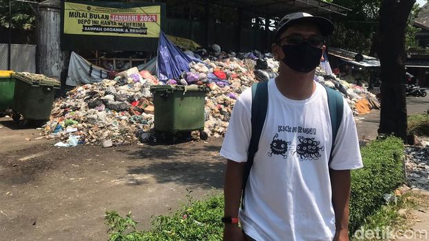 Aditdoodlemen di Depo Kotabaru, Jogja, Senin (9/10/2023).