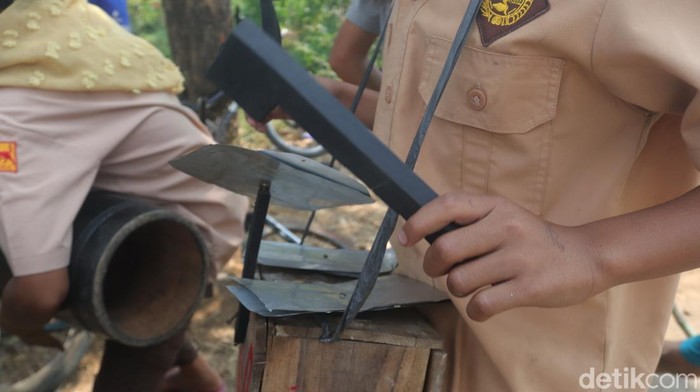 Anak-anak berkesenian di Solokanjeruk, Kabupaten Bandung