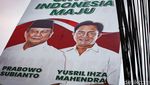 Baliho Dukungan Duet Prabowo-Yusril Mejeng di Arteri Pondok Indah