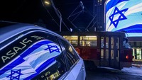 Penduduk setempat menyatakan empati mereka terhadap Israel dan mengatakan mereka ngeri dengan apa yang terjadi sehari setelah Hamas melancarkan serangannya terhadap Israel. REUTERS/Vladyslav Musiienko  