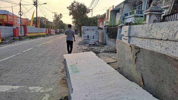 Beton proyek drainase di Jalan Hayam Wuruk, Medan. (Rindi Antika/detikSumut)