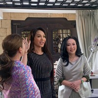 Atas konsultasi dengan dokter bedah, ia pun akan menjalani lima operasi sekaligus dengan harapan bisa terlihat seperti 30 tahun lalu. Foto: Rahmi Anjani/Wolipop