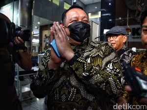 Intip Garasi Dirjen Kementan Muhammad Hatta yang Jadi Tersangka KPK