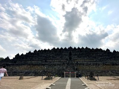 Tak Pernah Bosan Datang ke Candi Borobudur
