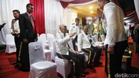 Wakil Presiden RI ke-6 Try Sutrisno, Jenderal TNI (Purn) Agum Gumelar, dan Jenderal TNI (Purn) Wiranto turut hadir dalam upacara tersebut.  