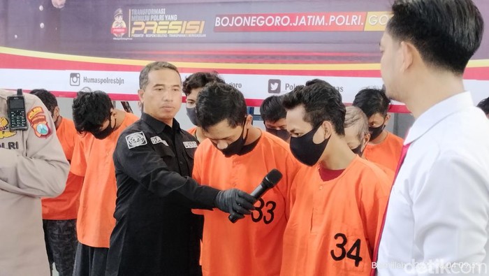 Dua kakak beradik komplotan pencuri pompa air di Bojonegoro