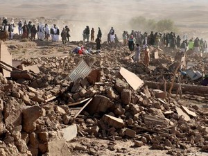 Gempa Afghanistan Tewaskan 2.000 Orang, Warga Tunggu Bantuan