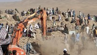 Gempa bumi di Afghanistan juga menyebabkan 1.320 rumah rusak atau hancur. AP/Benyamin Barez  