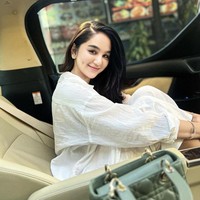 Di akun Instagram pribadinya Hana kerap membagikan foto-foto dirinya dan kehidupannya kepada lebih dari 981.000 pengikutnya. Penampilannya pun selalu mencuri atensi kala berpose dalam berbagai gaya. Foto: Instagram @hanaaaast