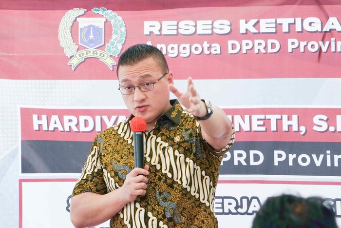 Anggota DPRD DKI Jakarta dari Fraksi PDI Perjuangan, Hardiyanto Kenneth