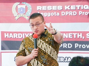 Kenneth DPRD DKI: Siswa Tidak Mampu Berhak Masuk Sekolah Negeri