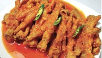 Ceker pedas untuk lauk bisa dibeli di King Rasa yang ada di Kebayoran Lama. Harga Ceker Balado Rp 75 ribu per 600 gram. Bumbunya tak hanya pedas, tapi juga ada rasa gurih, asam, dan manis. Foto: King Rasa