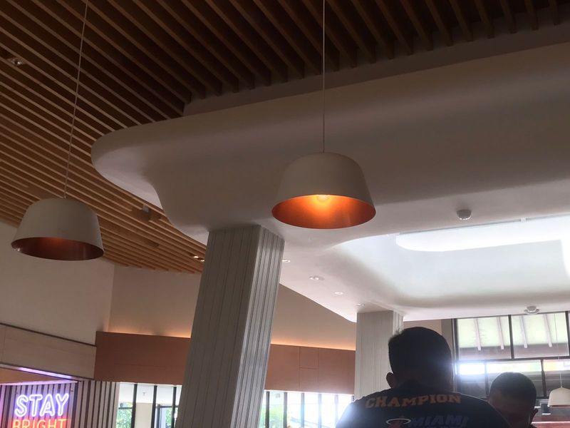 Inspirasi Penggunaan Ubin Tegel Pada Interior Modern