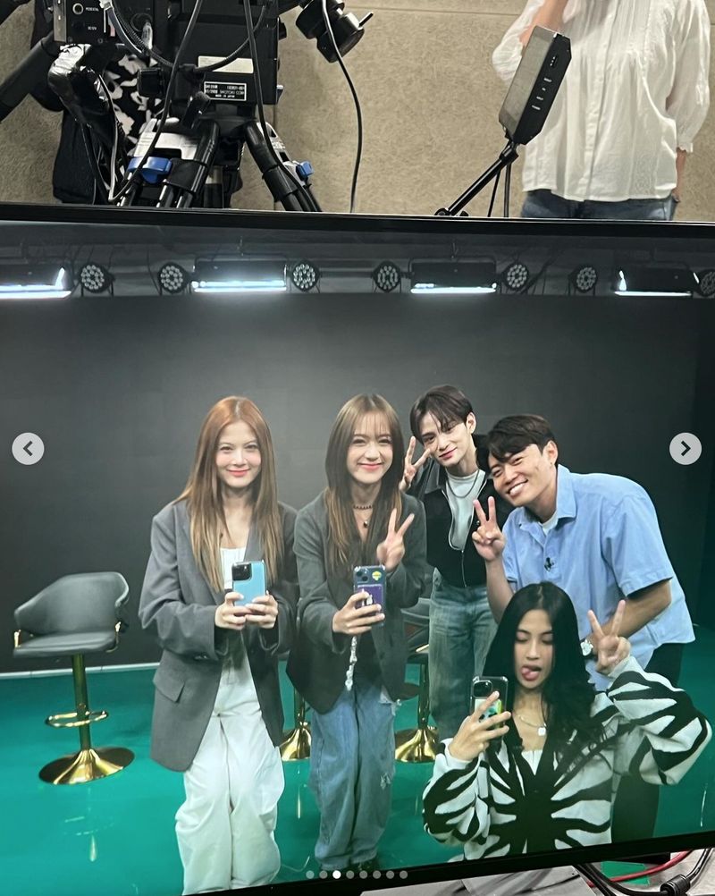 Jang Hansol berfoto dengan Zayyan XODIAC dan personel StarBe