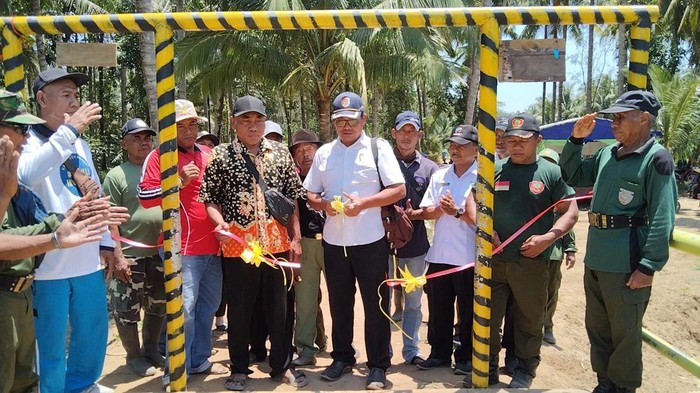 jembatan di kampung Kalibuyuk banyuwangi diresmikan