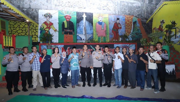 Kapolsek Mampang Prapatan Kompol David Y Kanitero imbau warga sukseskan pemilu damai (dok istimewa)