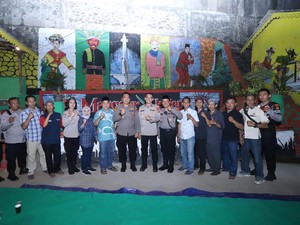 Kapolsek Mampang Prapatan Ajak Warga Sukseskan Pemilu 2024 Damai