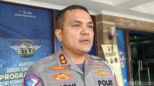 Kasubdit Gakkum Ditlantas Polda Metro Jaya AKBP Jhoni Eka Putra