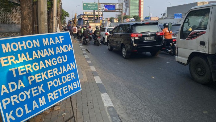 Kemacetan parah di Jalan TB Simatupang (Devi/detikcom)