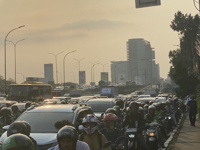 Kemacetan parah di Jalan TB Simatupang (Devi/detikcom)