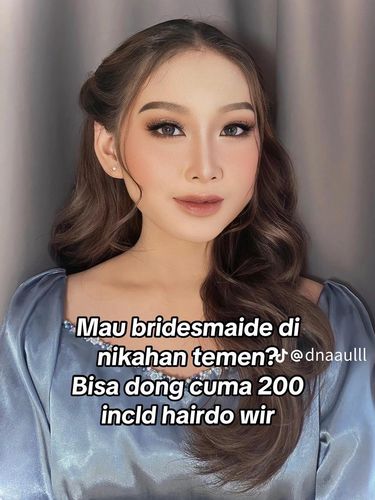 Makeup artist ini menentukan harga yang terjangkau, viral di TikTok. Makeup untuk wisuda Rp 180 Ribu, hingga makeup akad nikah Rp 300 Ribu.