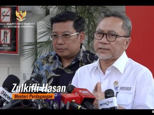 Zulhas: Stok Beras Cukup Mulai dari Provinsi sampai Kabupaten