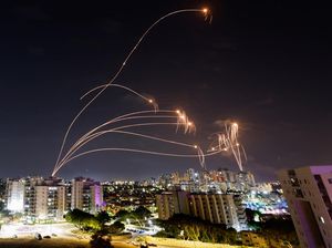 Iron Dome Dijebol Roket Hamas Karena Israel Terlalu Sombong