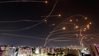 Rentetan serangan dari militan Hamas di kota-kota Israel pada Sabtu (7/10) waktu setempat, yang dilaporkan melibatkan ribuan roket, disebut sebagai serangan paling mematikan sejak serangan Mesir dan Suriah dalam perang Yom Kippur sekitar 50 tahun lalu.  