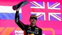 Ini adalah gelar juara dunia ketiga Verstappen secara beruntun setelah 2021 dan 2022. Musim ini, Verstappen begitu dominan dengan meraih 13 kemenangan dari 16 balapan berlalu. REUTERS/Rula Rouhana.