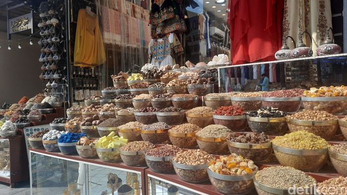 Pasar tradisional Spice Souk di Dubai