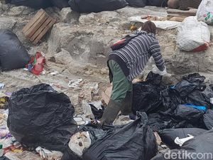 Jerit Pemulung yang Tak Bisa Bekerja Imbas Kebakaran TPA Purbahayu