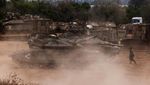 Penampakan Tank-tank Israel Siaga di Sekitar Jalur Gaza