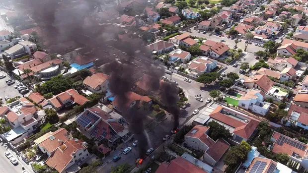 Perumahan di Israel rusak kena roket Hamas