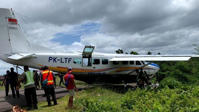 Pesawat Asian One Kecelakaan saat Take Off di Bandara Nduga