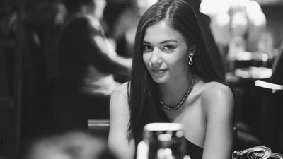 Pesona Anisha Isa, Calon Istri Pangeran Mateen Saat Masak Steak hingga Makan Pasta