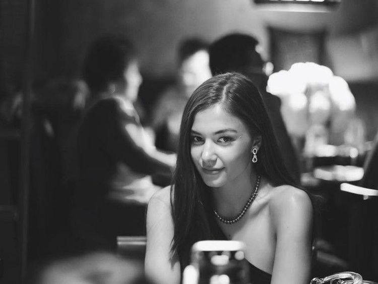 Pesona Anisha Isa, Calon Istri Pangeran Mateen Saat Masak Steak hingga Makan Pasta