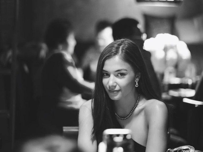 Pesona Anisha Isa, Calon Istri Pangeran Mateen Saat Masak Steak hingga Makan Pasta