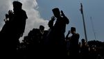 Potret ASN Bandung Gelar Salat Minta Hujan di Lapangan Balai Kota