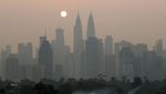 Potret Kuala Lumpur Ikut Dikepung Kabut Asap