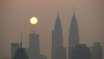 Potret Kuala Lumpur Ikut Dikepung Kabut Asap