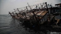 Namun pembangunan tanggul di Jakarta Utara belum mengarah tembok laut raksasa atau giant sea wall.