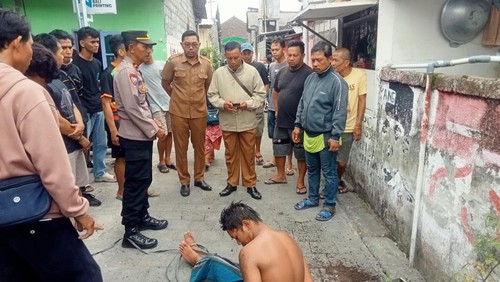 Pria diduga ODGJ diamankan karena mengamuk dan telanjang di Pemecutan Kelod, Kota Denpasar, Bali. (Dok. Polresta Denpasar)