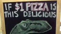 Menggunakan ilustrasi dinosaurus yang kebingungan, restoran ini menawarkan pizza seharga 1 Dollar Amerika atau sekitar Rp 15.600. Dinosaurusnya juga digambarkan seolah berharap makanan yang enak dan murah. Foto: BuzzFeed