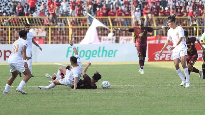PSM Makassar kalah 0-2 dari Madura United di Stadion Gelora BJ Habibie, Parepare dalam laga Liga 1 2023/2024.