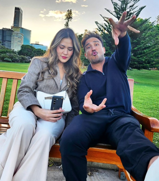 Raisa dan Hamish sendiri menikah pada 3 September 2017. Kehidupan rumah tangganya jauh dari kabar miring dan selalu terlihat harmonis. Foto: Instagram/@hamishdw