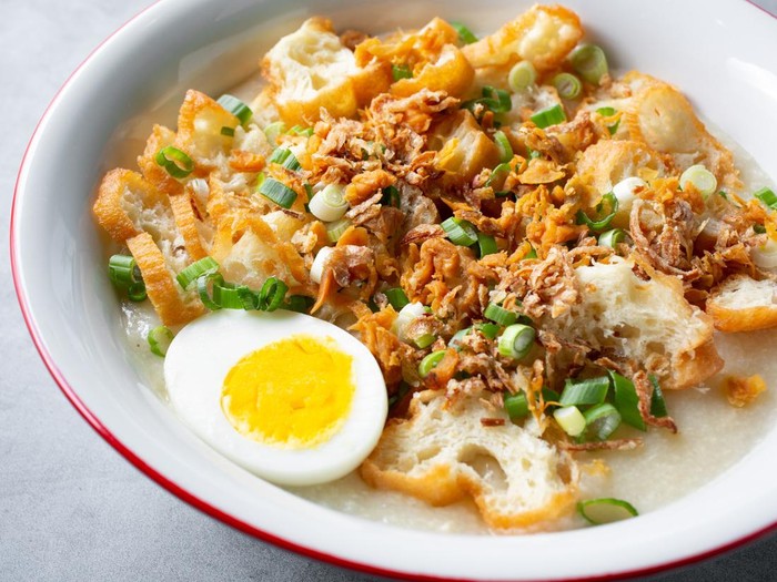 Resep Bubur Topping Ayam Cincang dan Cakwe