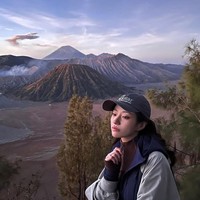 Para selebgram China yang sering disebut selebgram Douyin baru-baru ini jadi perhatian karena ramai-ramai mengunggah foto dan video mereka di Gunung Bromo. Salah satunya He Hui Xiang yang dikenal sebagai salah satu gadis Pinterest. Foto: Instagram @he.hui.xiang
